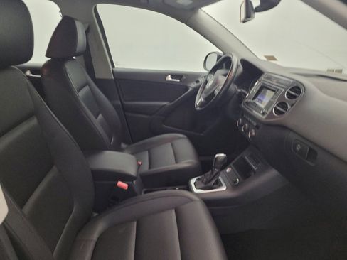 Used 2016 Volkswagen Tiguan S FWD image 21