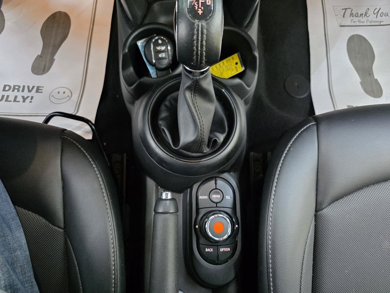 Used 2018 MINI Cooper 4-Door Hardtop w/ Signature Line Package FWD image 31