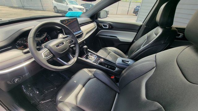 Used 2025 Jeep Compass Limited AWD/4WD image 23