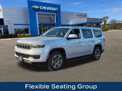 Used 2022 Jeep Wagoneer Series III w/ Convenience Group I AWD/4WD image 3
