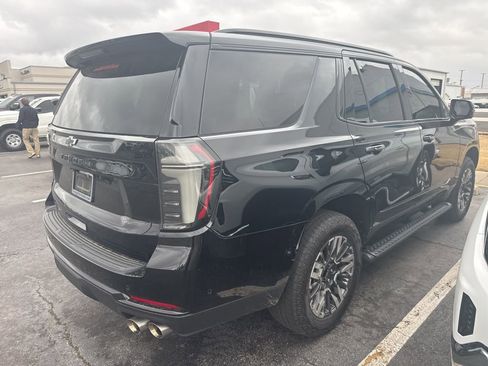 Used 2025 Chevrolet Tahoe Z71 w/ Comfort Package image 3