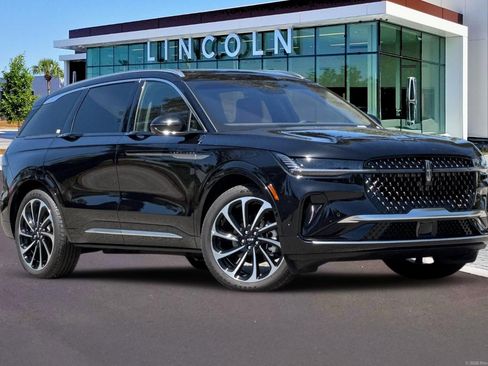 Used 2024 Lincoln Nautilus Black Label image 2