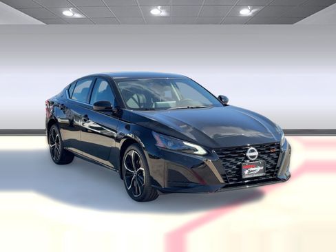 New 2025 Nissan Altima 2.5 SR w/ SR Premium Package image 7