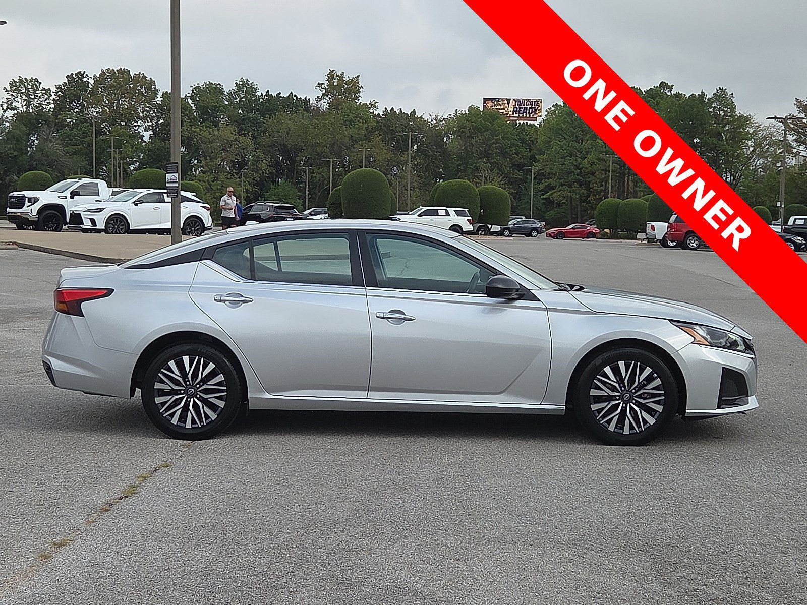 Used 2025 Nissan Altima 2.5 SV FWD image 6