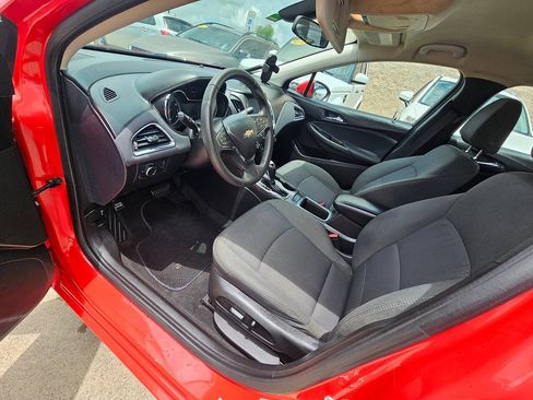 Used 2018 Chevrolet Cruze LT w/ LT Fleet Convenience Package FWD image 7