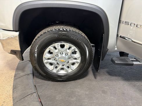 Certified 2022 Chevrolet Silverado 3500 LT w/ Convenience Package AWD/4WD image 38