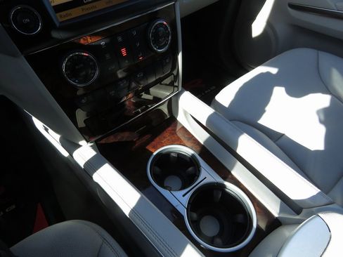 Used 2011 Mercedes-Benz ML 350 4MATIC image 24