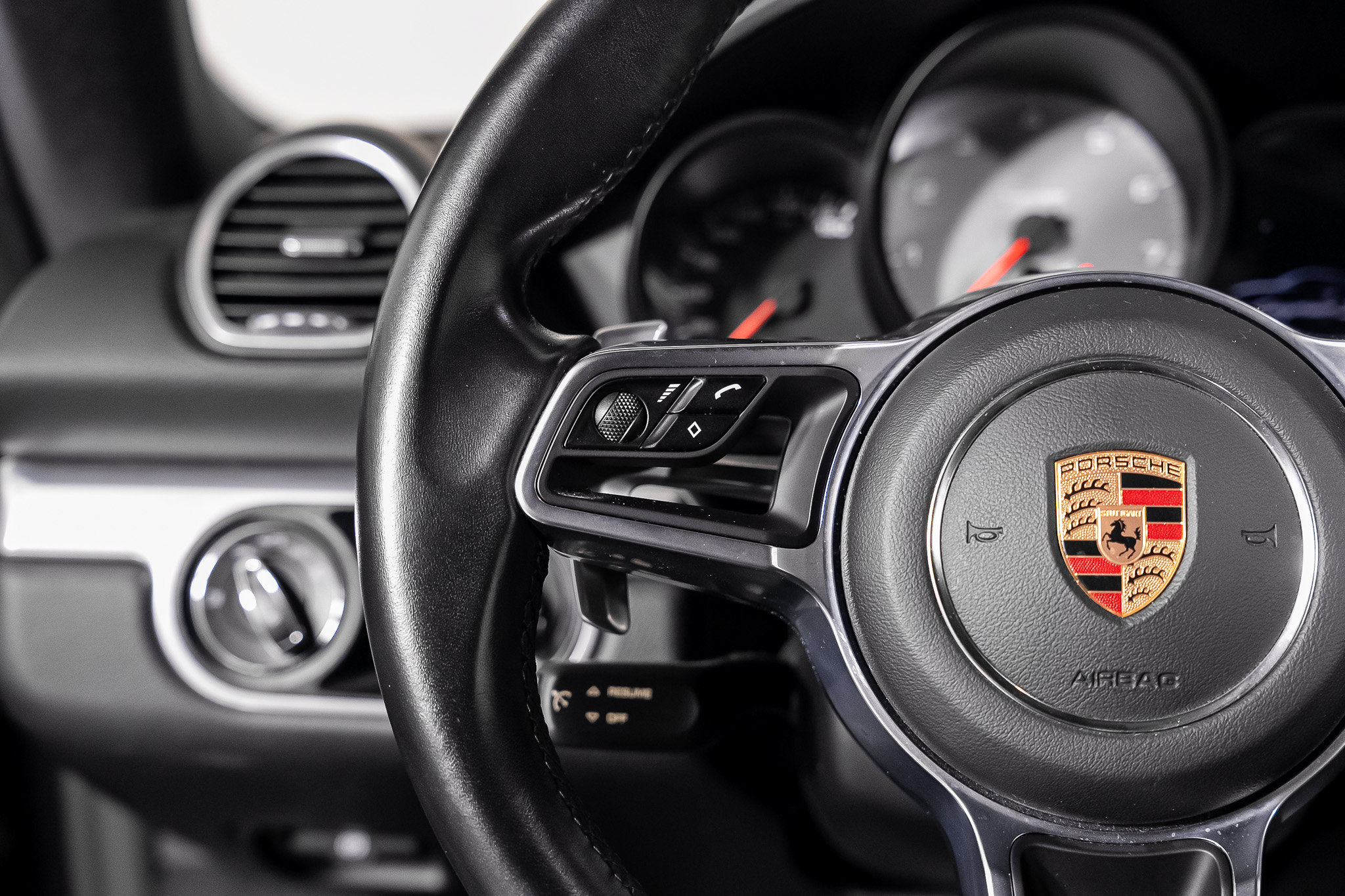 Used 2018 Porsche 718 Cayman S RWD image 42