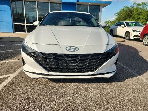 Used 2021 Hyundai Elantra SEL FWD image 5