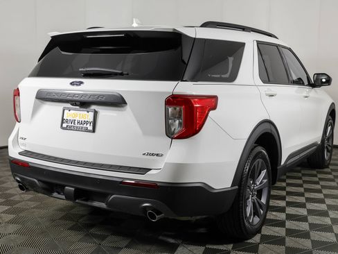 Used 2023 Ford Explorer XLT w/ Equipment Group 202A AWD/4WD image 17