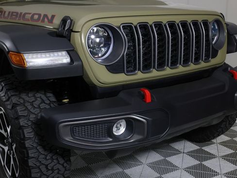 Used 2026 Jeep Wrangler Unlimited Rubicon AWD/4WD image 37