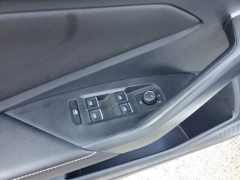 Used 2023 Volkswagen Jetta SE w/ Panoramic Sunroof Package image 21