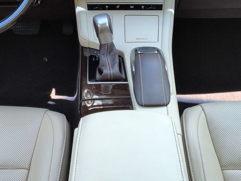 Used 2018 Lexus ES 350 w/ Luxury Package w/Wood Trim FWD image 18