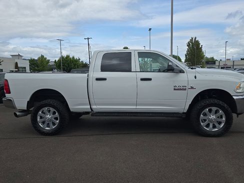Used 2015 RAM 2500 Tradesman w/ Chrome Appearance Group AWD/4WD image 3