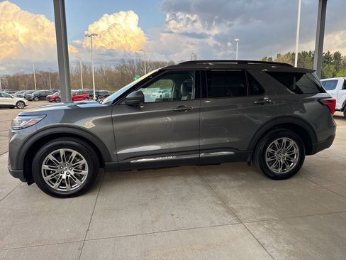 Certified 2025 Ford Explorer Active w/ Active Comfort Package AWD/4WD image 4