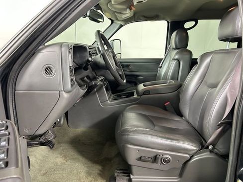 Used 2005 Chevrolet Silverado 3500 LT w/ Heavy-Duty Power Package image 12