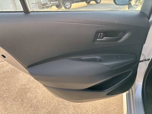 Used 2024 Toyota Corolla LE image 28