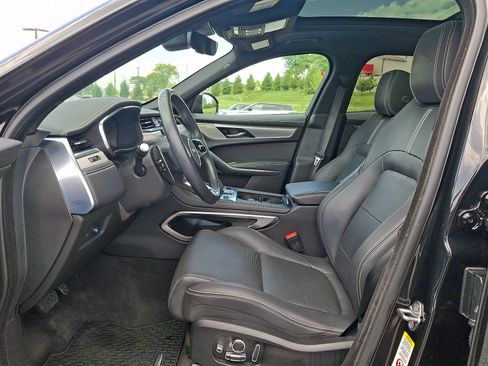 Used 2023 Jaguar F-PACE R-Dynamic S AWD/4WD image 13