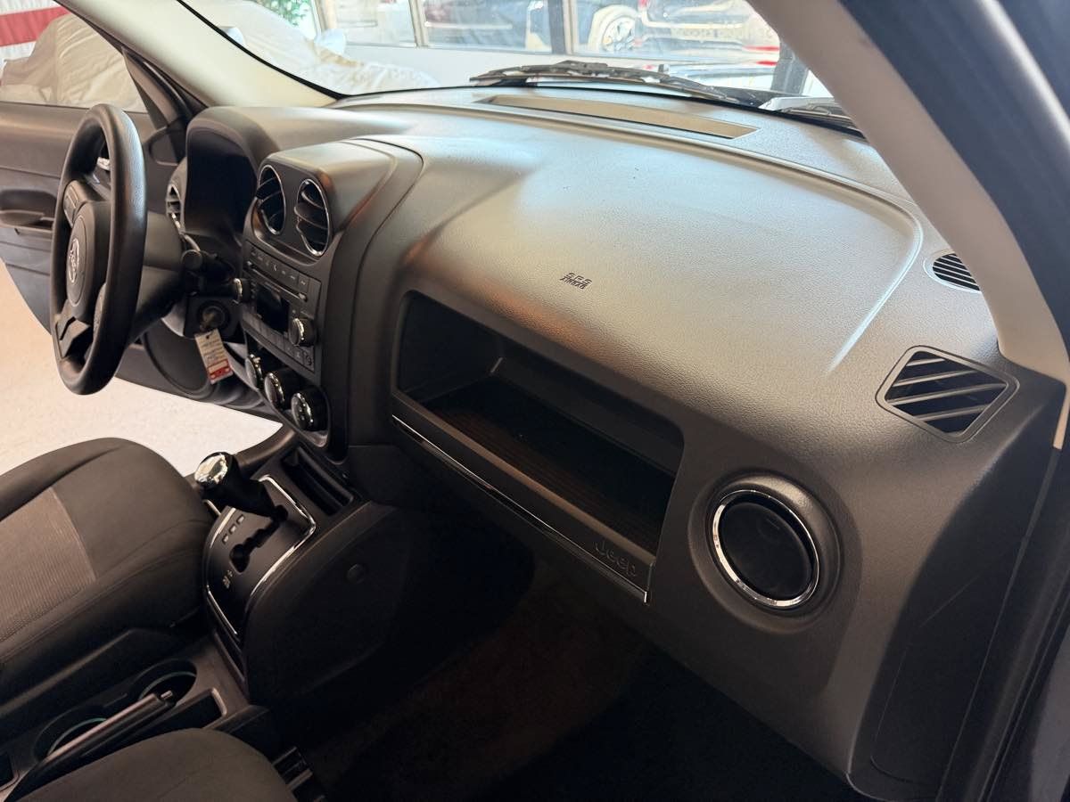 Used 2014 Jeep Patriot Sport w/ Tire & Wheel Group FWD image 13