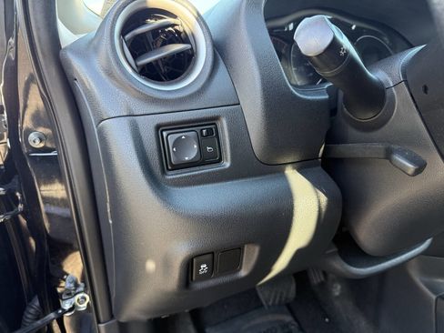 Used 2015 Nissan Versa Note SV image 11