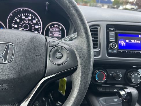 Used 2022 Honda HR-V LX image 18