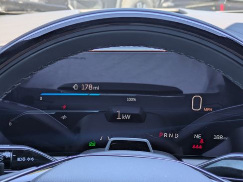 New 2025 Cadillac Optiq Sport 2 w/ LPO, ONYX Package image 28