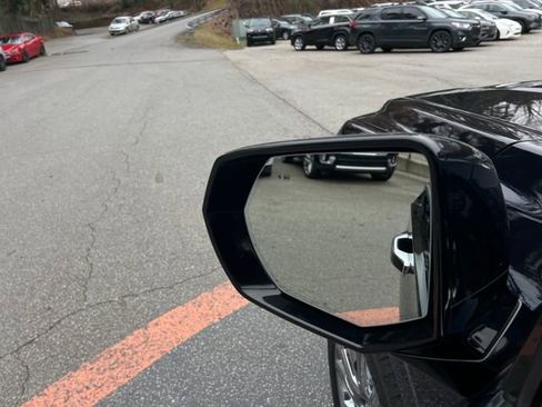 Used 2021 GMC Yukon SLT w/ SLT Luxury Plus Package image 13