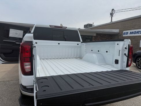 New 2025 GMC Sierra 1500 SLE w/ Preferred Package AWD/4WD image 18