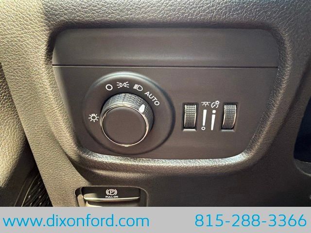 Used 2024 Jeep Grand Cherokee Altitude AWD/4WD image 18