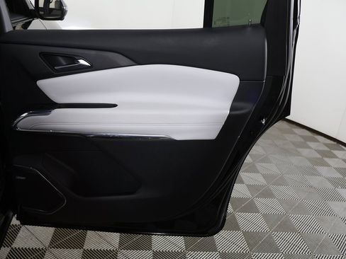 Used 2025 Chevrolet Traverse High Country w/ LPO, Cargo Package image 28