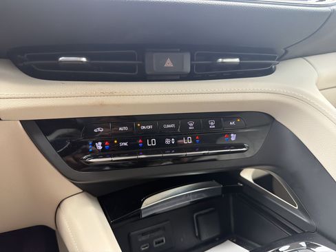 Certified 2023 Buick Envision Avenir FWD image 26