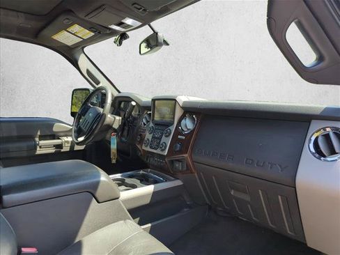 Used 2014 Ford F250 Lariat w/ Lariat Ultimate Package AWD/4WD image 28