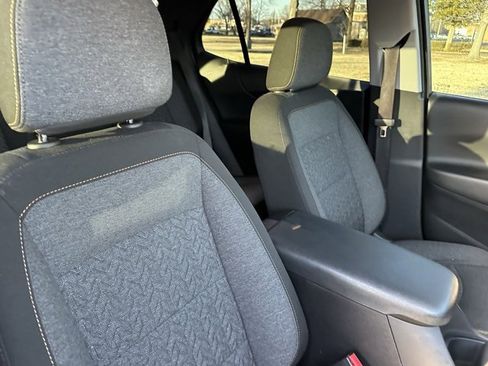 Used 2024 Chevrolet Equinox LT image 25
