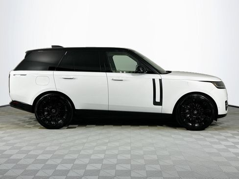 Used 2024 Land Rover Range Rover SE image 4