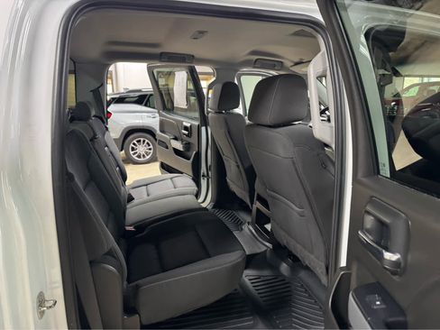 Used 2018 Chevrolet Silverado 1500 LT w/ All Star Edition AWD/4WD image 11