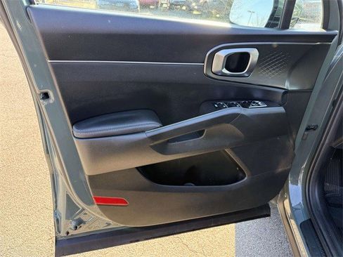 Used 2025 Kia Sorento EX image 12