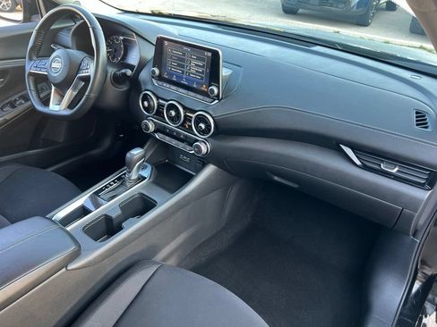 Used 2022 Nissan Sentra SV FWD image 19