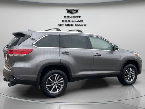 Used 2019 Toyota Highlander XLE image 10