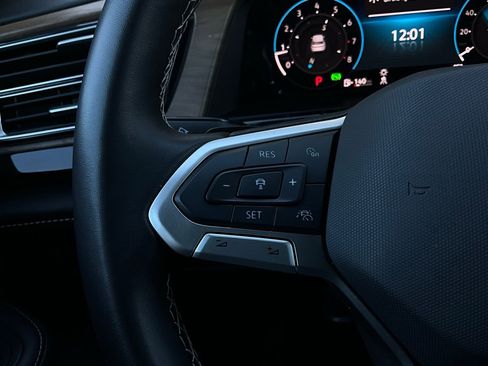 Used 2025 Volkswagen Atlas SE image 36