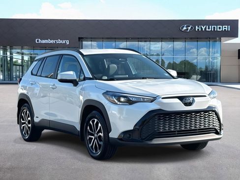 Used 2024 Toyota Corolla Cross SE image 1