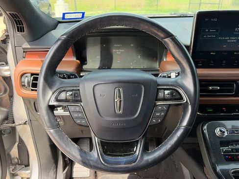 Used 2021 Lincoln Nautilus Reserve FWD image 21