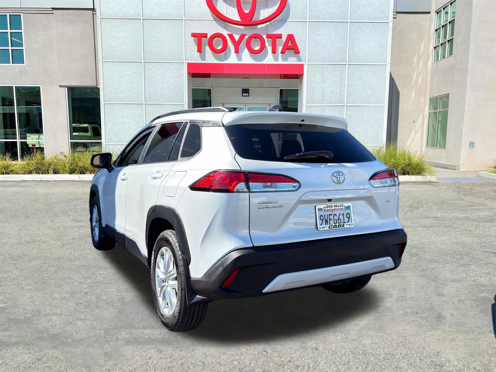Certified 2025 Toyota Corolla Cross LE FWD image 6
