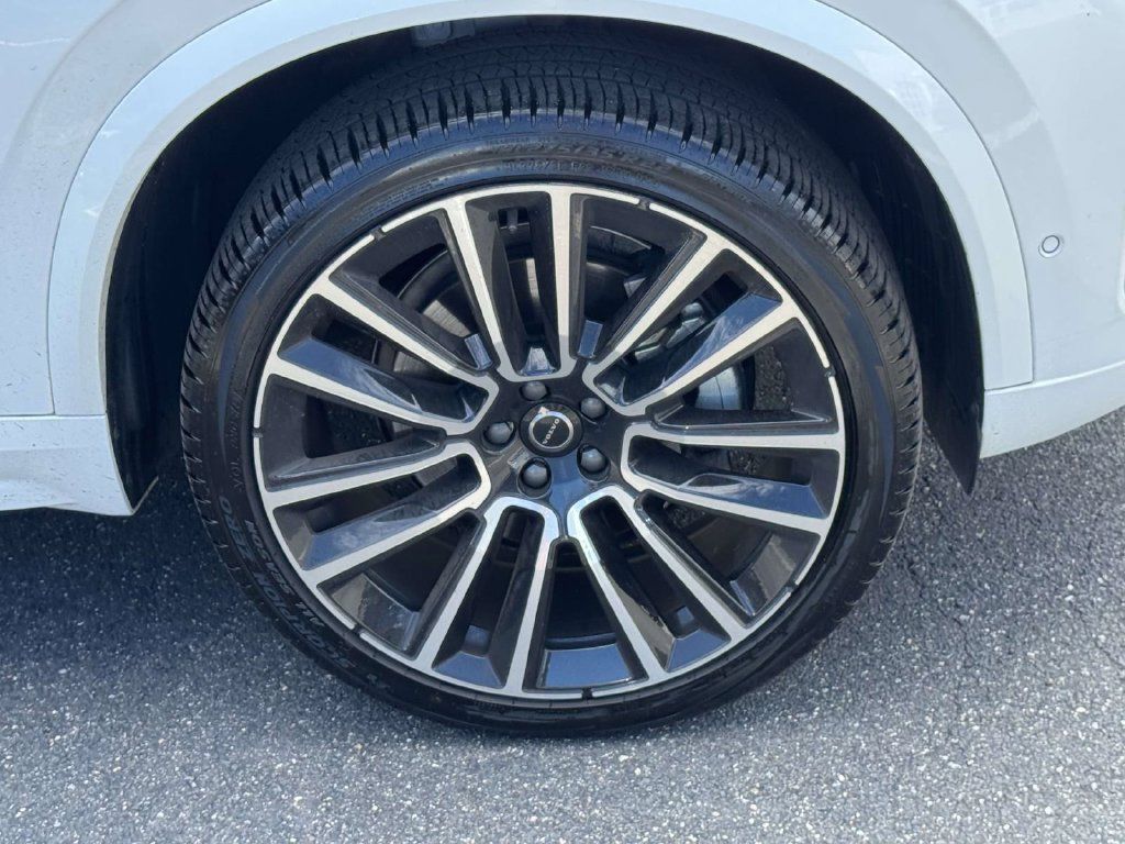 Used 2026 Volvo XC90 B6 Plus w/ Protection Package Premier AWD/4WD image 6