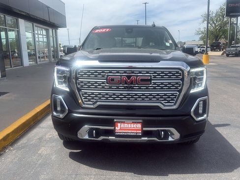 Used 2021 GMC Sierra 1500 Denali w/ Denali Ultimate Package AWD/4WD image 11