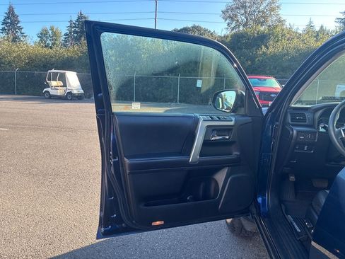 Used 2019 Toyota 4Runner SR5 Premium w/ Wilderness Package AWD/4WD image 11
