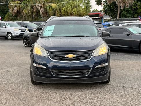 Used 2017 Chevrolet Traverse LS FWD image 2