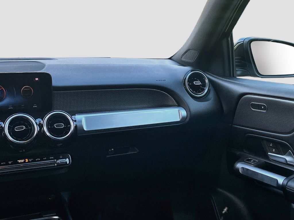 Used 2022 Mercedes-Benz GLB 250 image 23