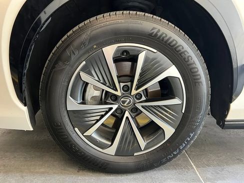 Used 2025 Lexus RZ 300e FWD image 9