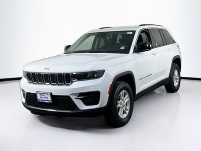 Used 2023 Jeep Grand Cherokee Laredo w/ Luxury Tech Group I