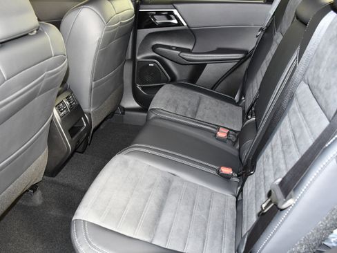New 2026 Mitsubishi Outlander SE AWD/4WD image 15